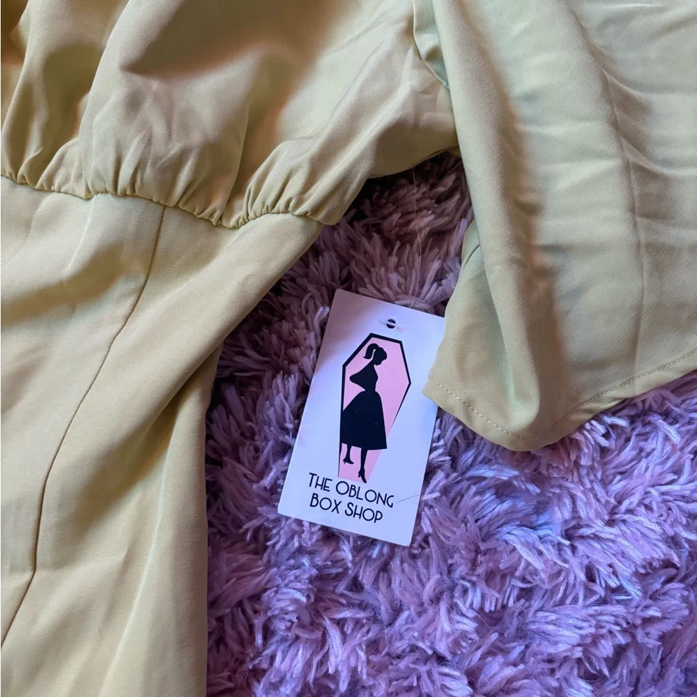 Oblong Box Chartreuse Top - Picture 5 of 7